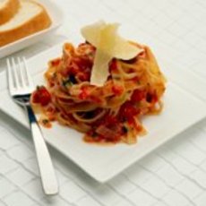 Recept: Fettucine met ansjovis en knoflook Recept: Fettucine met ansjovis en knoflook