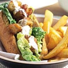 Recept: Broodje kibbeling met wortelsla Recept: Broodje kibbeling met wortelsla