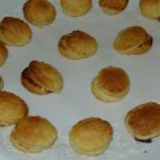 Recept: Geitenkaasje in bladerdeeg - Geitenkaasje op capellini Recept: Geitenkaasje in bladerdeeg - Geitenkaasje op capellini