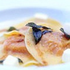 Recept: Geroosterde pompoen ravioli met salie Recept: Geroosterde pompoen ravioli met salie