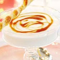Recept: Karnemelkmouse met karamelsaus. Recept: Karnemelkmouse met karamelsaus.