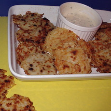 Recept: Aardappelkoekjes met knoflooksaus