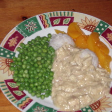 Recept: Rijst met kippenragout en doperwten