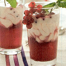 Recept: Ontbijtcocktail met rode besjes