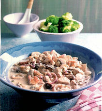 Recept: Kip met rode ui en champignons