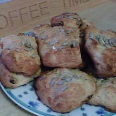 Recept: Rozijnenscones met zonnebloempitten Recept: Rozijnenscones met zonnebloempitten