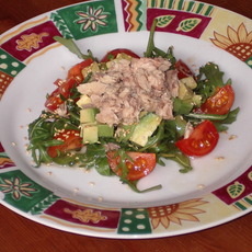 Recept: Avocado rucola salade met zalm