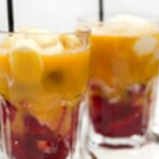 Recept: Fruitsoepje met vanille-ijs