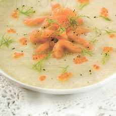 Recept: Romige aardappelsoep met zalm en zalmeitjes