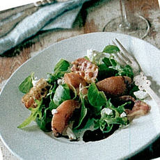Recept: Lauwwarme salade van stoofpeertjes