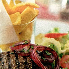 Recept: Biefstuk met gegrilde ui Recept: Biefstuk met gegrilde ui