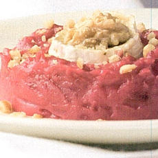 Recept: Rode bietjesstamppot met geitenkaas en walnoten Recept: Rode bietjesstamppot met geitenkaas en walnoten