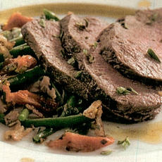 Recept: Zachte hertenfilet met kruidige sperzieboontjes Recept: Zachte hertenfilet met kruidige sperzieboontjes