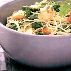 Recept: Gebakken mie met noten Recept: Gebakken mie met noten