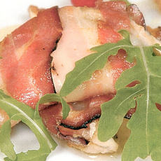 Recept: Geitenkaas met katenspek,honing en walnoten Recept: Geitenkaas met katenspek,honing en walnoten