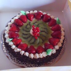 Recept: Biscuittaart met aardbeien en kiwi Recept: Biscuittaart met aardbeien en kiwi