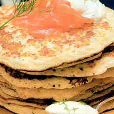 Recept: Aardappelblini's met gerookte zalm