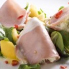 Recept: Fruitsalade met gevulde fricandeau