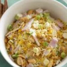 Recept: Rijstsalade met hamreepjes en kokospinda's