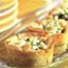 Recept: Bladerdeegnestjes met spinazie en plakjes ei