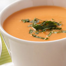 Recept: Blonde aardappelsoep met gefrituurde knolselderij Recept: Blonde aardappelsoep met gefrituurde knolselderij