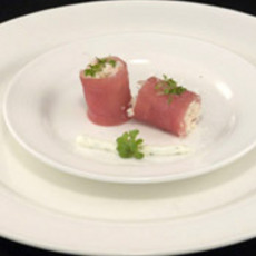 Recept: Rolmops van tonijn met noordzeekrab, créme van gei Recept: Rolmops van tonijn met noordzeekrab, créme van gei