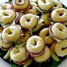 Recept: Pastrami deli bagel Recept: Pastrami deli bagel