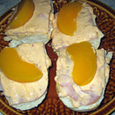 Recept: Toastjes met currykaas, ham en perzik