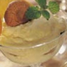 Recept: Abrikozenmousse met bitterkoekjes en amaretto