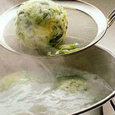 Recept: Aardappelknoedels met prei