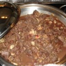Recept: Rundvleesschotel in een cranberry-portsaus