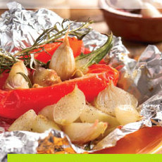 Recept: Groentepakketje met gepofte knoflook en sjalot