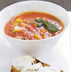 Recept: Soep met rode biet en pastinaak