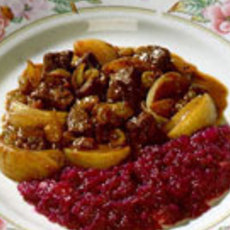 Recept: Bieflapjes met ui en rozijnen Recept: Bieflapjes met ui en rozijnen