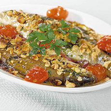 Recept: Forel met hazelnoten en peterselie