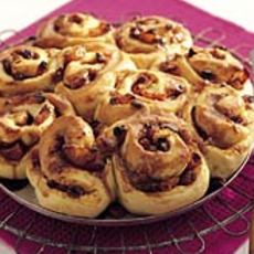 Recept: Opgerolde zuidvruchtentaart met kaneelglazuur Recept: Opgerolde zuidvruchtentaart met kaneelglazuur
