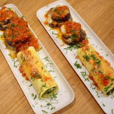 Recept: Biologische tapas: Spinazie- ricotta pasta-rol en gegrillde aubergine laagjes met mozzarella Recept: Biologische tapas: Spinazie- ricotta pasta-rol en gegrillde aubergine laagjes met mozzarella