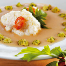 Recept: Knoflooksoep met garnalenschuimpjes Recept: Knoflooksoep met garnalenschuimpjes