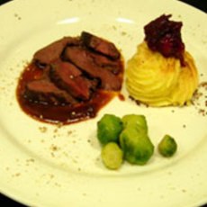 Recept: Haasfilet Leonora met cranberry's, aardappelrozetj