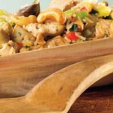 Recept: Kipfiletreepjes met roergebakken groenten en cashe