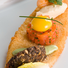 Recept: Feestelijke crostini's met zalm en garnalen