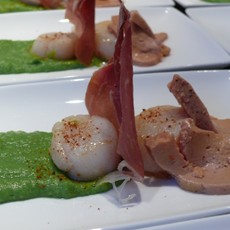 Recept: Sint-Jakobsvruchten op een puree van erwtjes, gedr Recept: Sint-Jakobsvruchten op een puree van erwtjes, gedr