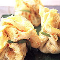 Recept: Eierpakketjes met garnalen en uitjes