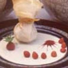Recept: Buideltje van seizoenfruit met een coulis van vani
