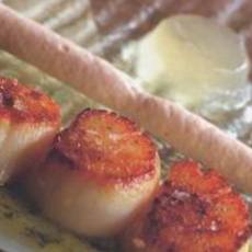Recept: Gebakken Jacobsvruchten met in basilicum gemarinee