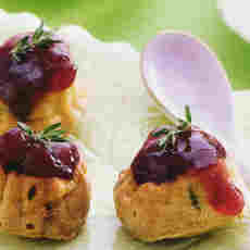 Recept: Roquefort-tijmkroontjes met cranberrycompote