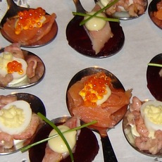 Recept: Lepelhapjes met rode biet, kwarteleitjes en gerook