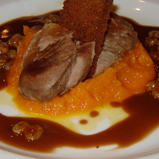 Recept: Eendenfilet op pompoenpuree met peperkoek krokantj Recept: Eendenfilet op pompoenpuree met peperkoek krokantj