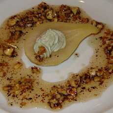 Recept: Gestoofd peertje met roquefort en honing-noten sau