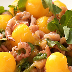 Recept: Waterkerssalade met Hollandse garnalen en mango
